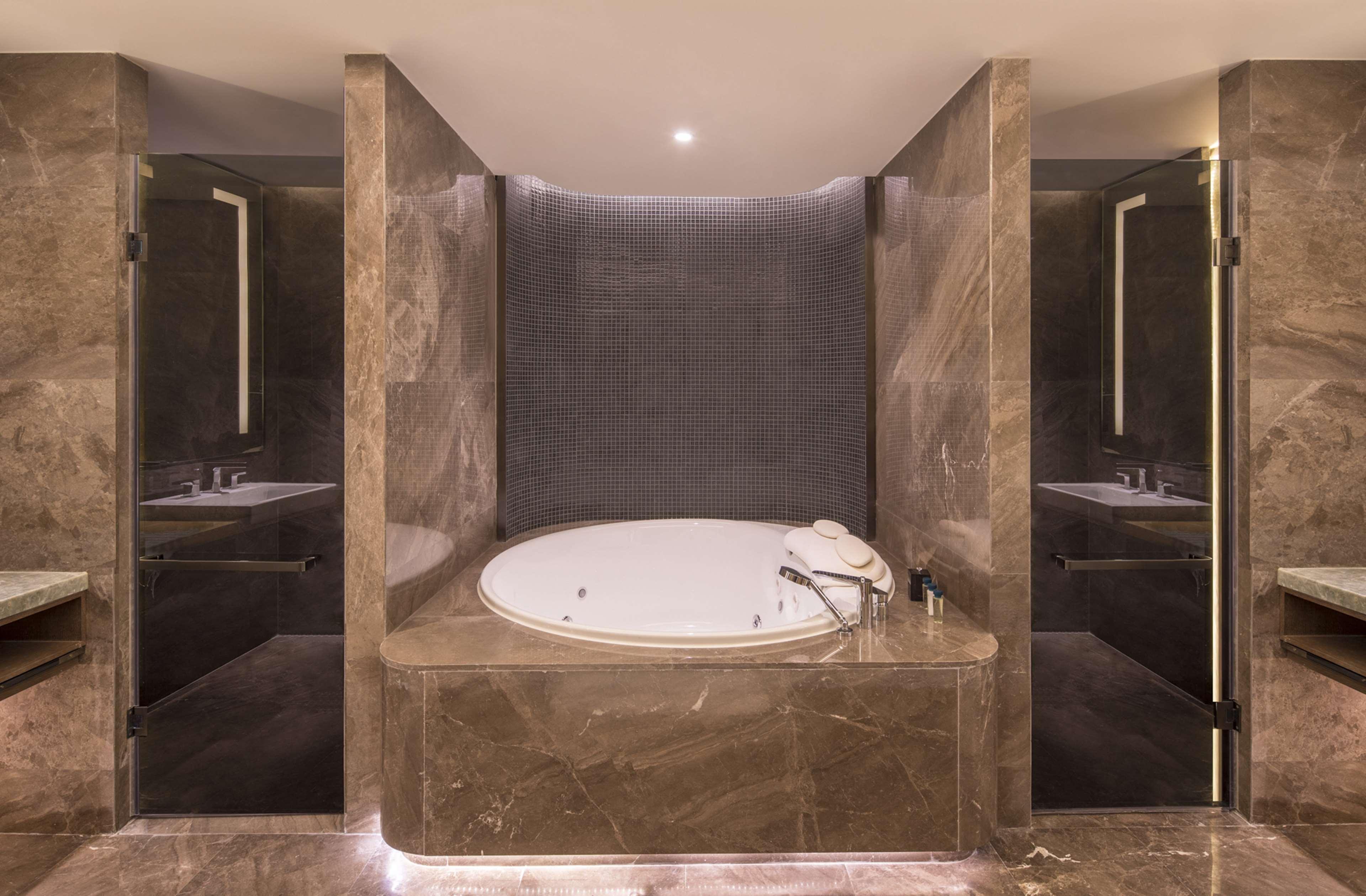 Doubletree By Hilton Hotel Shenzhen Longhua, Near Huawei, Foxcnn, Shenzhen North Railway, Uniwalk & Uniworld Shopping Mall, Sam'S Club Εξωτερικό φωτογραφία