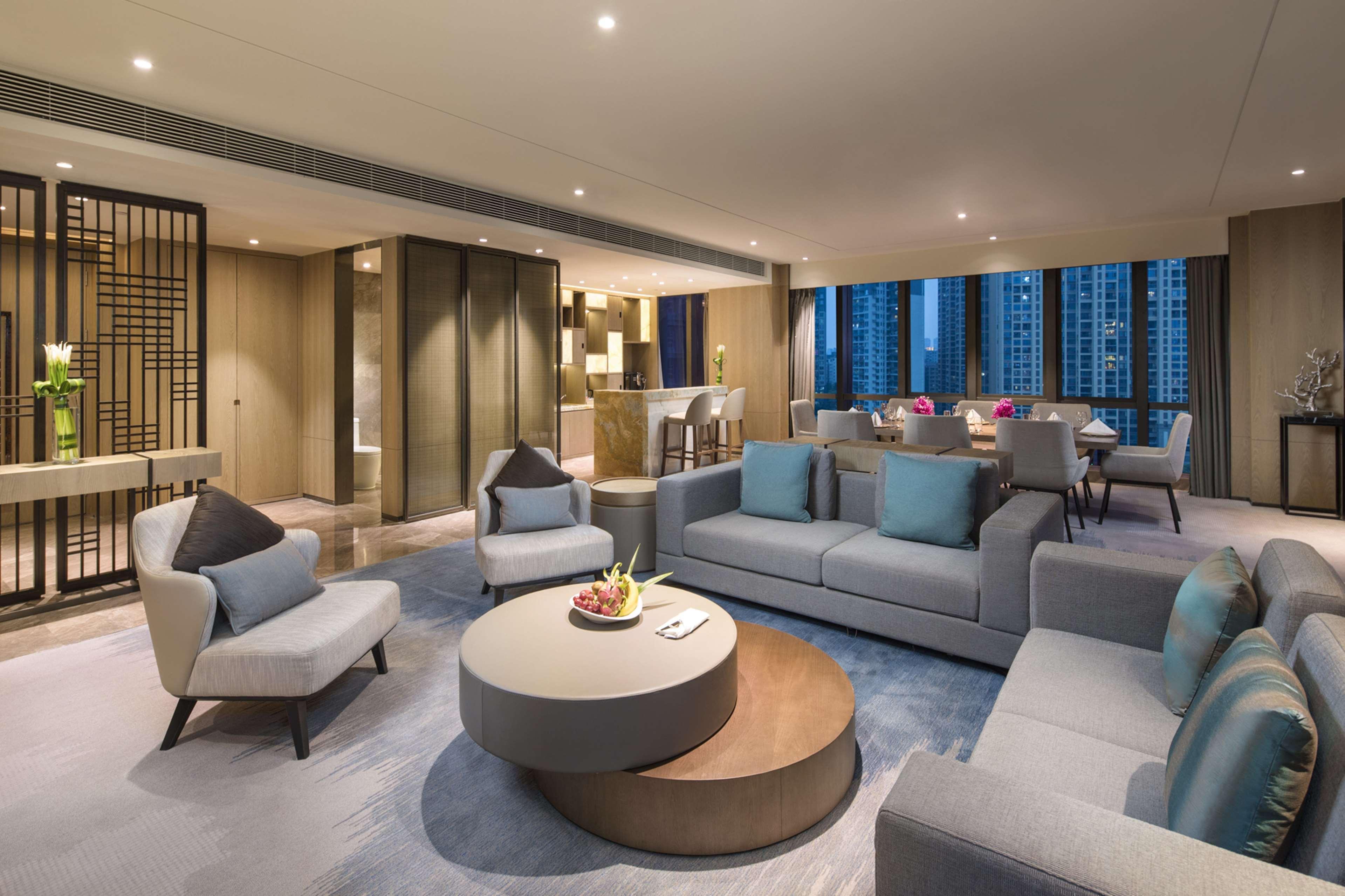 Doubletree By Hilton Hotel Shenzhen Longhua, Near Huawei, Foxcnn, Shenzhen North Railway, Uniwalk & Uniworld Shopping Mall, Sam'S Club Εξωτερικό φωτογραφία